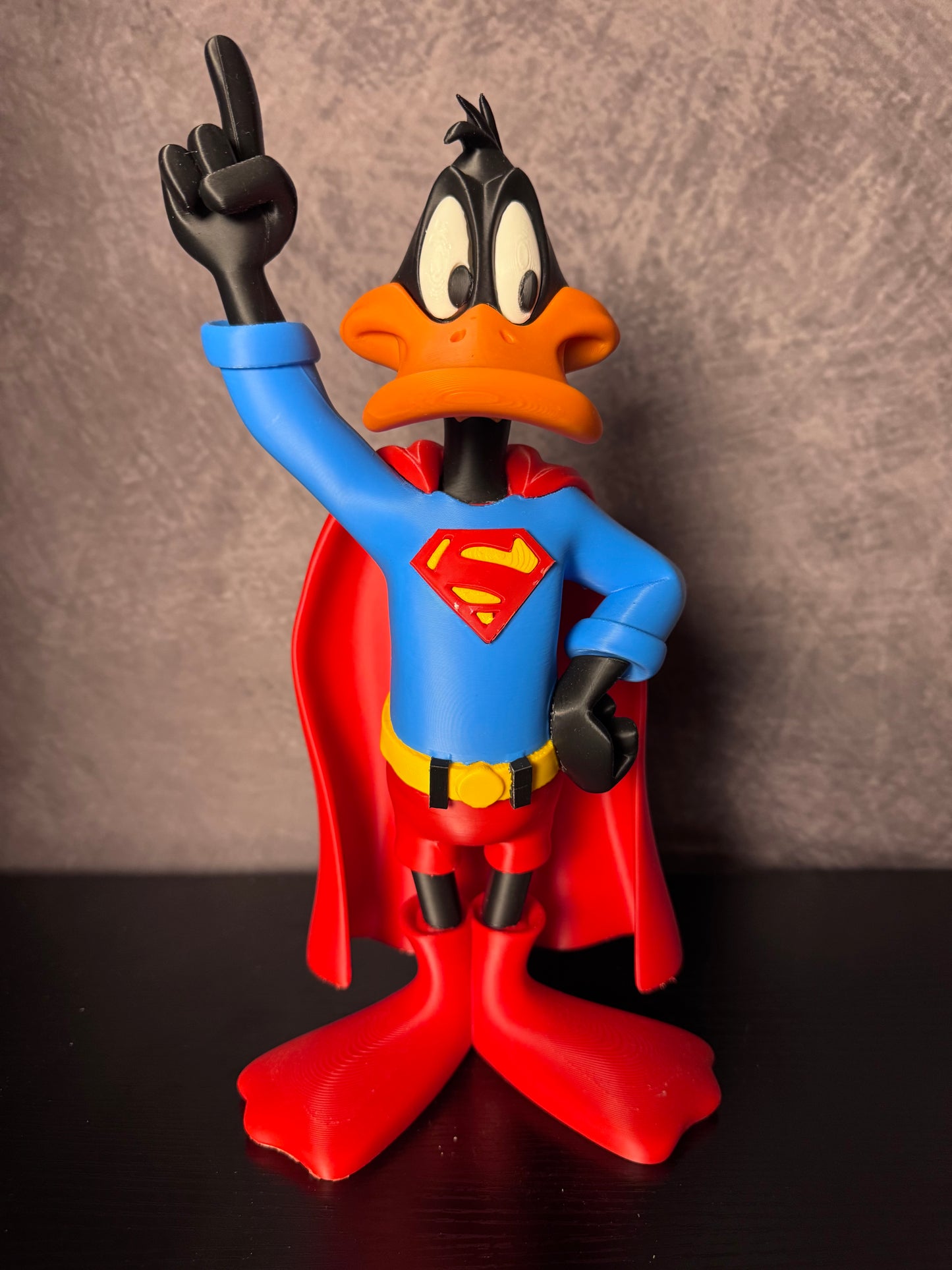 Super Daffy  Duck Collector Figure – Large 30cm Display Model