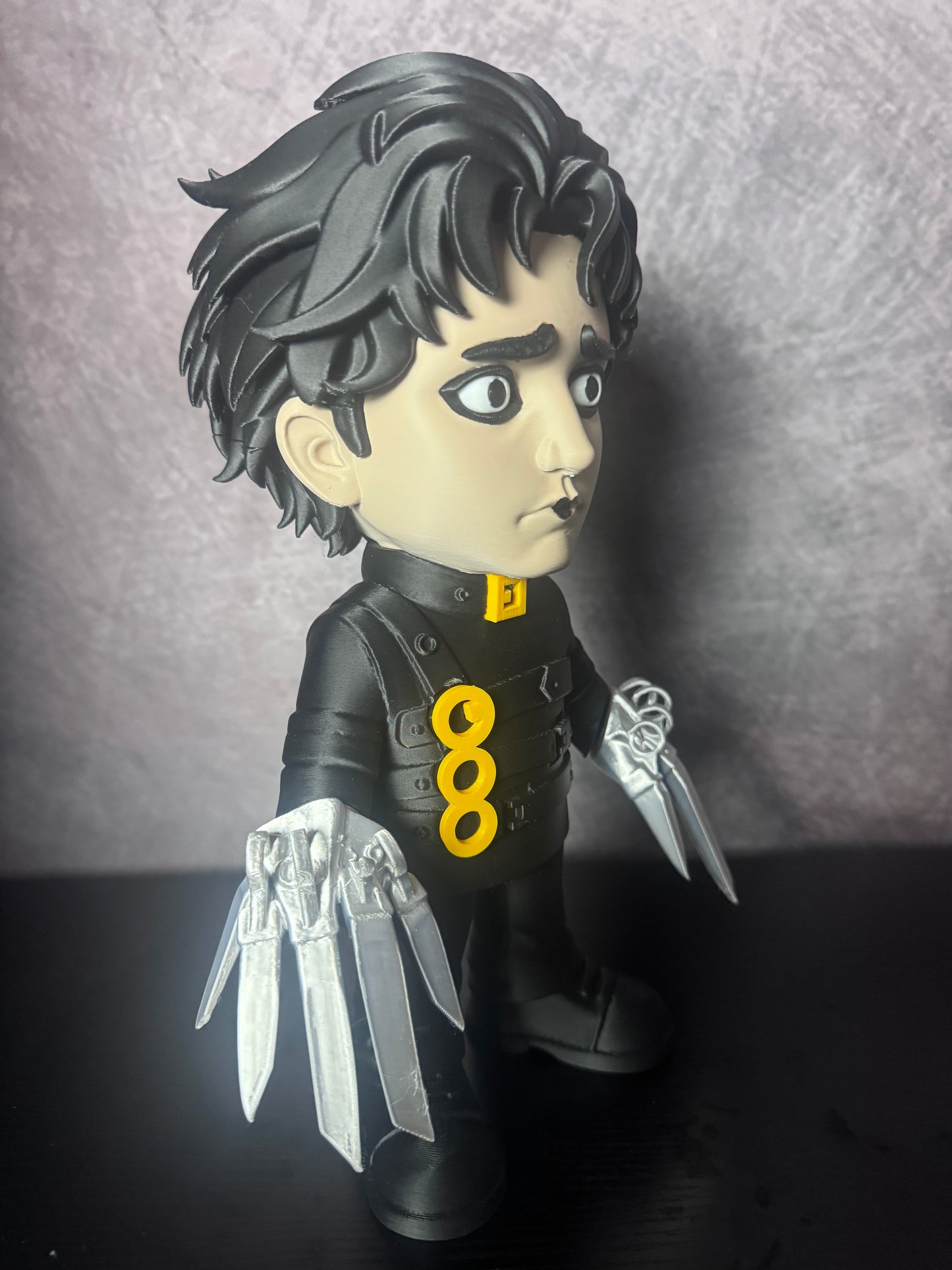Edward Scissorhands model– 31cm Tall | Collectible